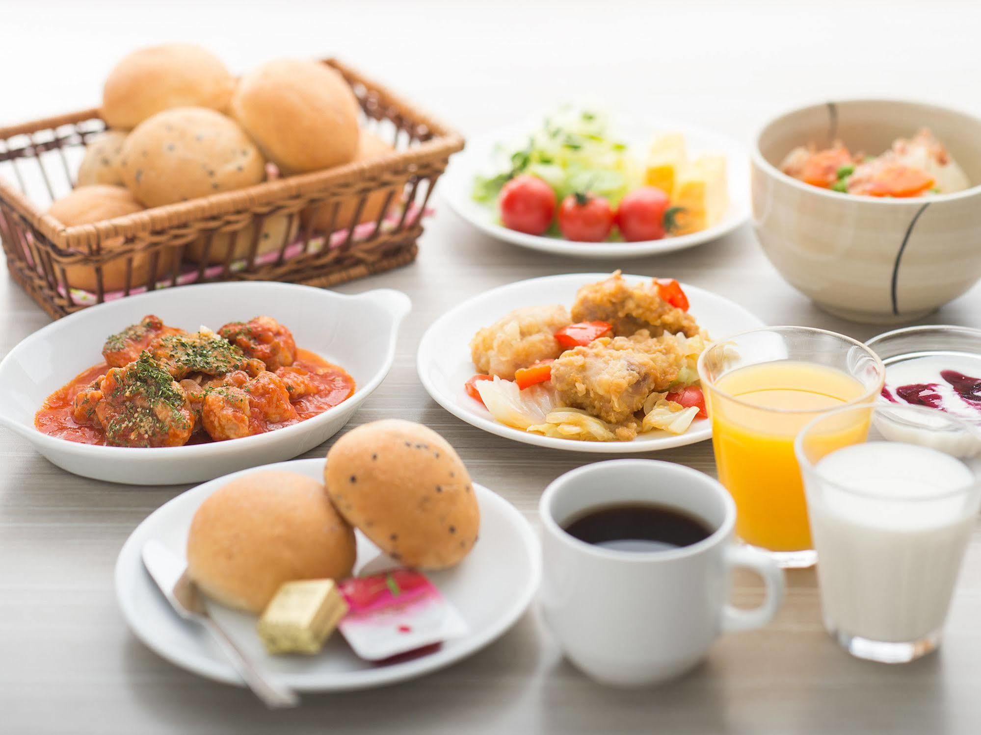 Sotetsu Fresa Inn Yokohama Totsuka Bagian luar foto